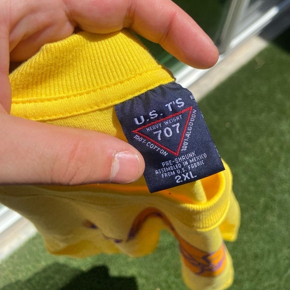 VTG 90’s Los Angeles Lakers Yellow Tee - Picture 5 of 5